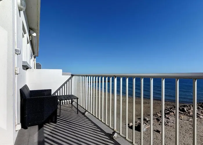 121 - Le Bel Horizon - 6 People - Sea View - Balcony Apartment